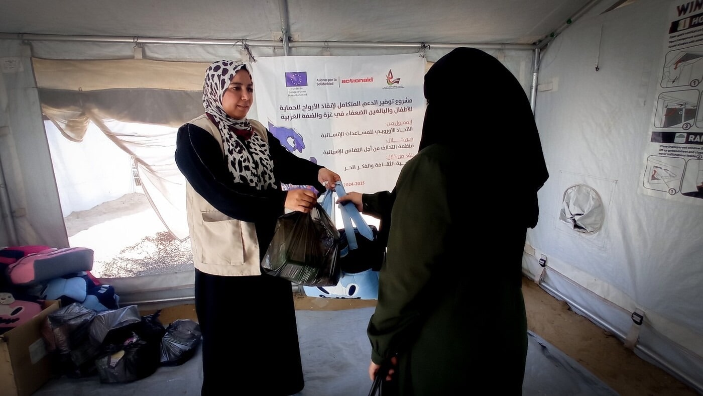 Distribution of maternity kits and household items, by ActionAid partner CFTA in Gaza